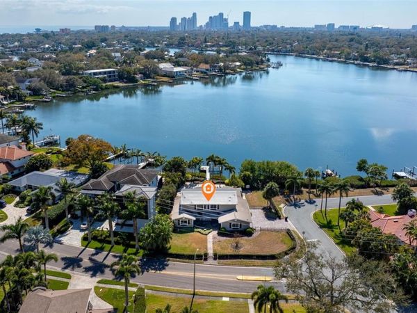 1392 MONTEREY BOULEVARD NE, ST PETERSBURG, FL 33704