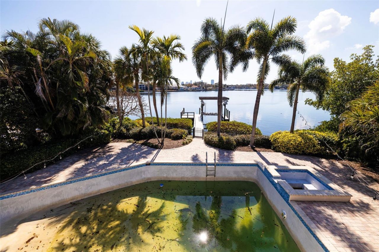 1392 Monterey Boulevard Ne, Saint Petersburg, FL 33704 Photo