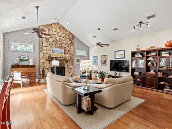 4654 ORTEGA FARMS Circle, Jacksonville, FL 32210