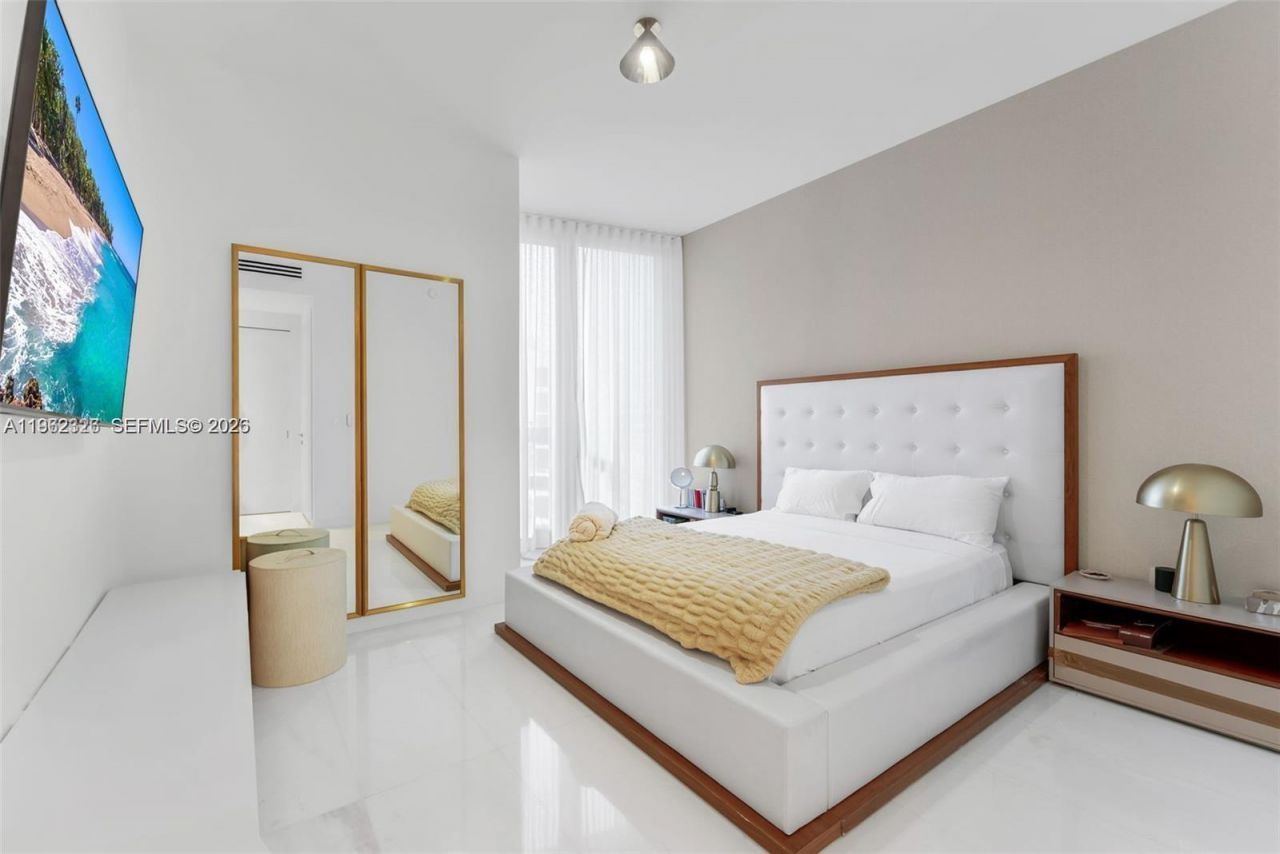 300 N Biscayne Boulevard Way, Unit 4104C, Miami, FL 33131 Photo