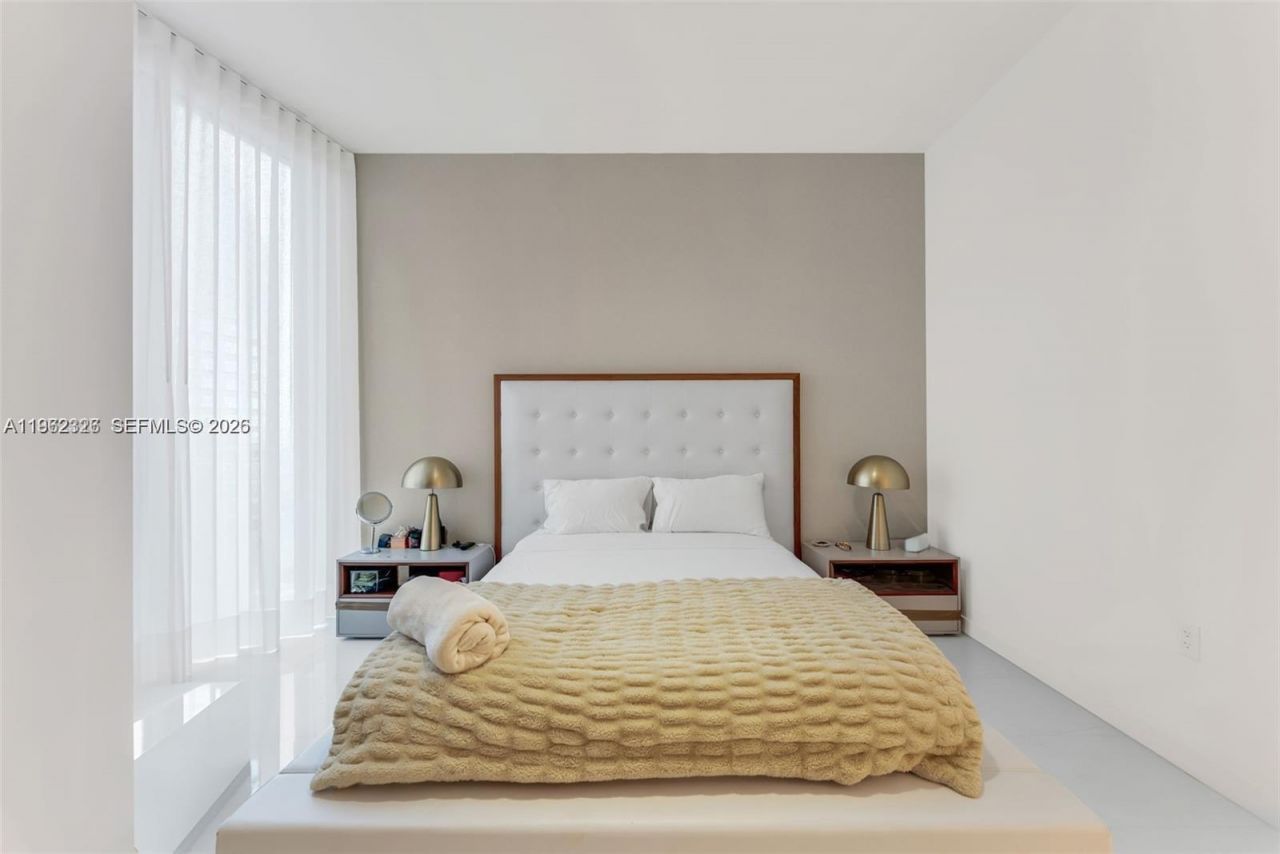 300 N Biscayne Boulevard Way, Unit 4104C, Miami, FL 33131 Photo