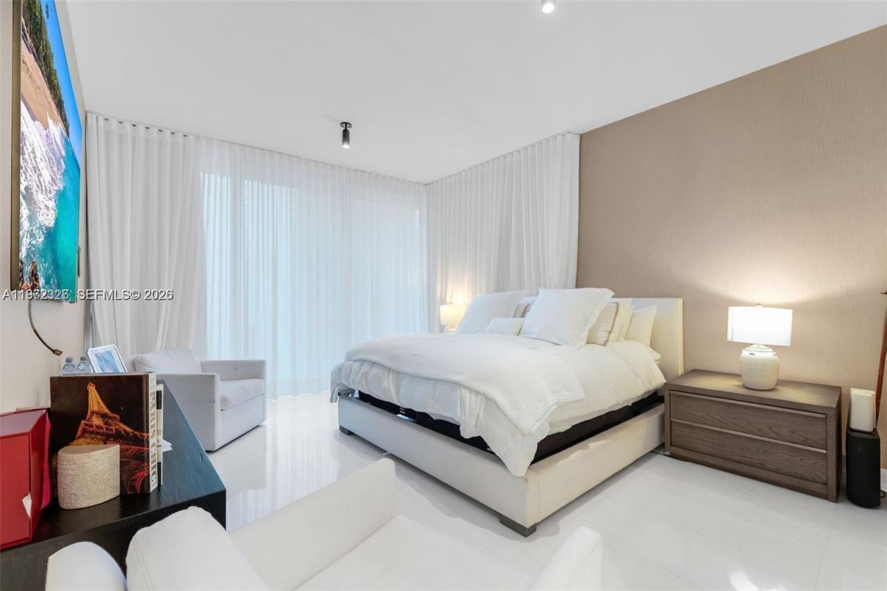 300 N Biscayne Boulevard Way, Unit 4104C, Miami, FL 33131 Photo