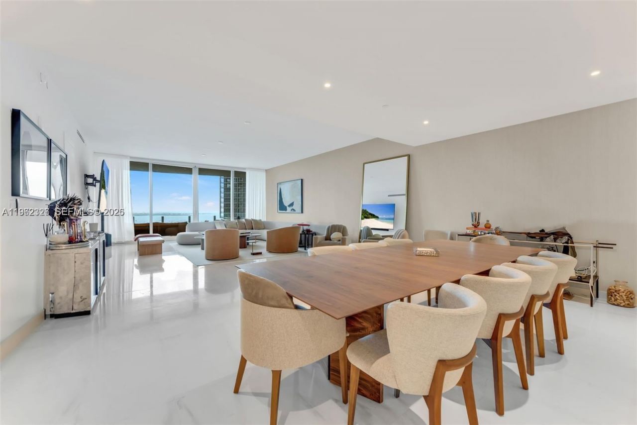 300 N Biscayne Boulevard Way, Unit 4104C, Miami, FL 33131 Photo