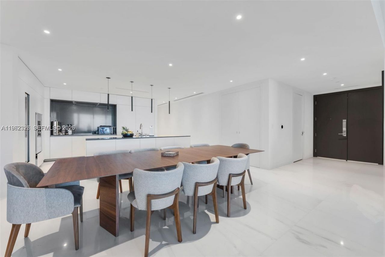 300 N Biscayne Boulevard Way, Unit 4104C, Miami, FL 33131 Photo