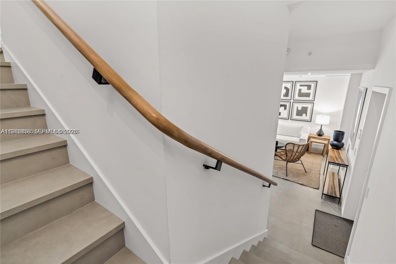 650 NE 32nd St, Unit BH6, Miami, FL 33137 Photo