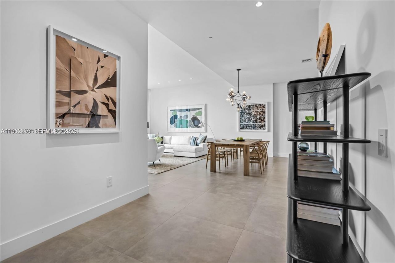 650 NE 32nd St, Unit BH6, Miami, FL 33137 Photo