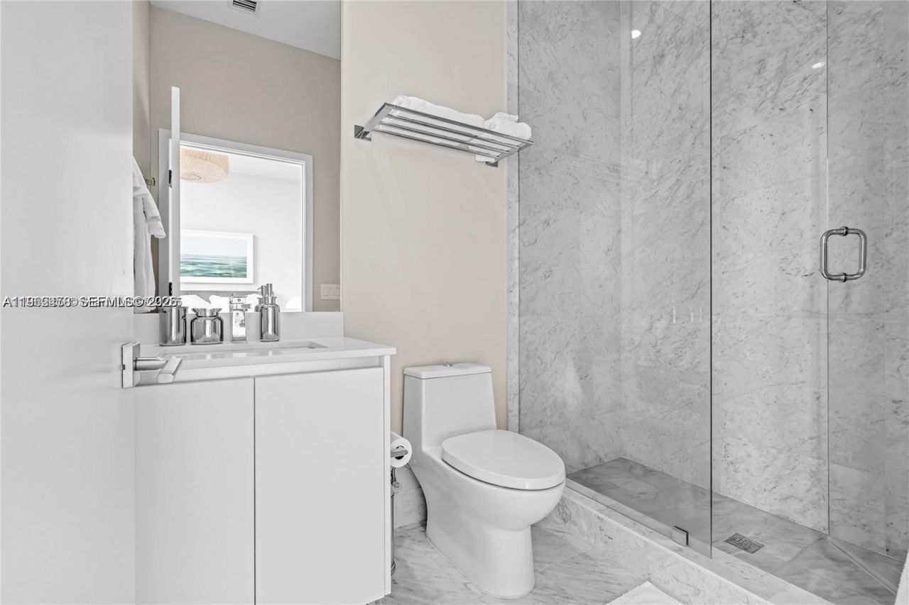 650 NE 32nd St, Unit BH6, Miami, FL 33137 Photo