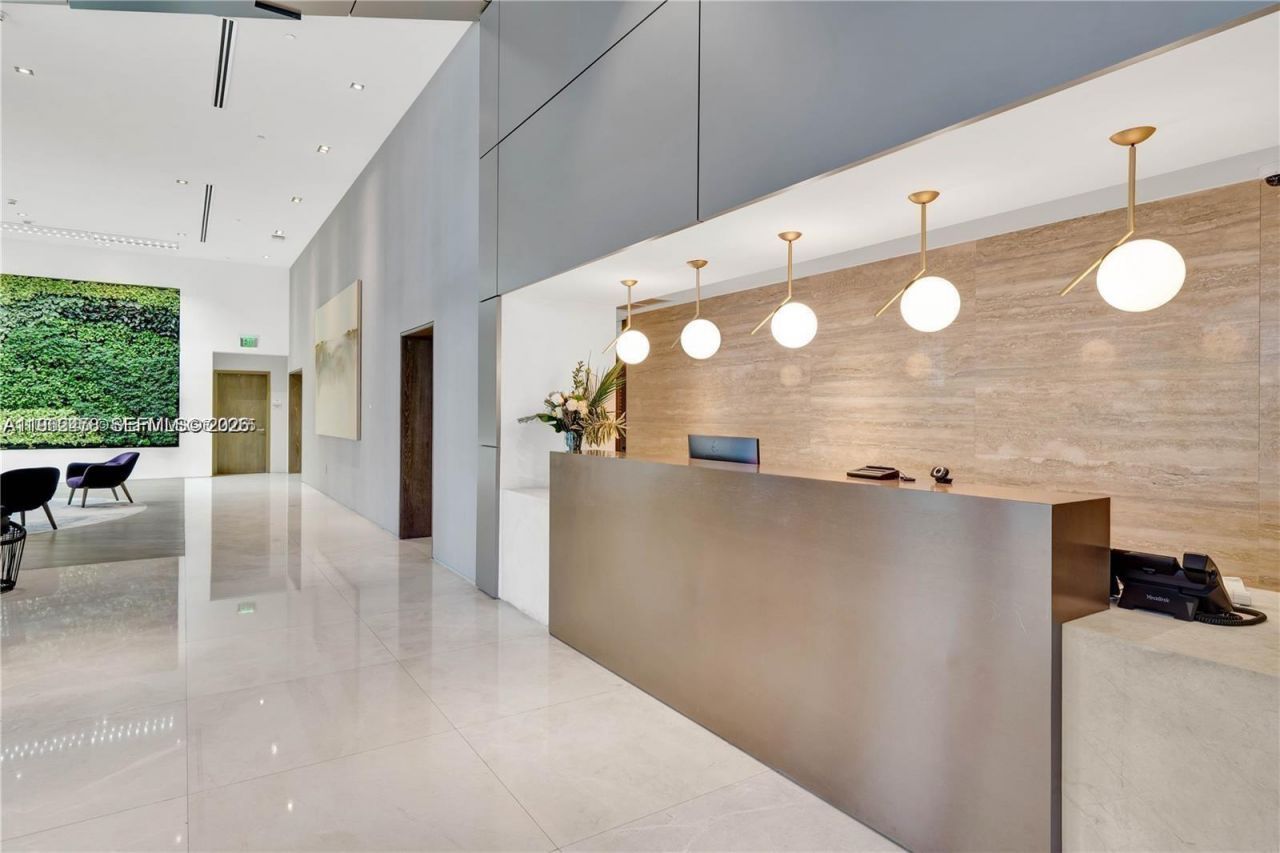 650 NE 32nd St, Unit BH6, Miami, FL 33137 Photo