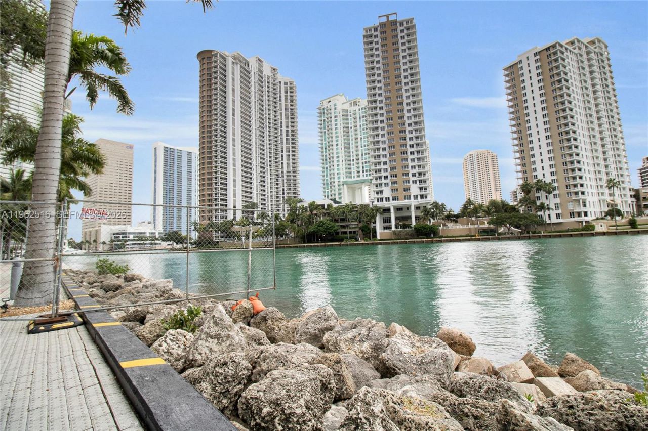 465 Brickell Ave , Unit 5102, Miami, FL 33131 Photo