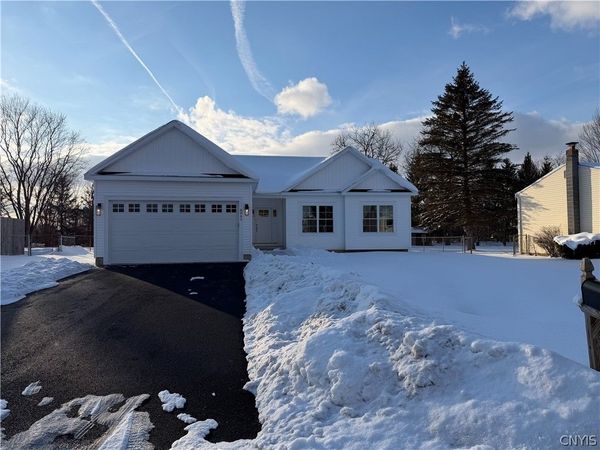 8045 Thurston Drive, Cicero, NY 13039