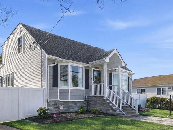 815 S 4th Street, Lindenhurst, NY 11757