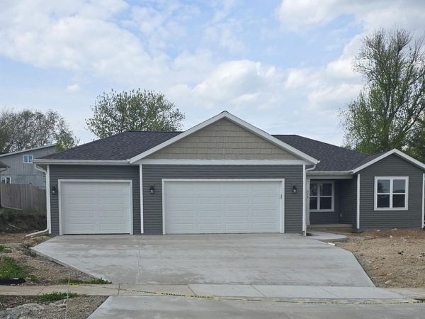 344 Village Ln, Ripon, WI 54971