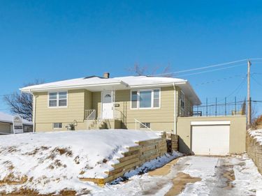 3926 Vernon Avenue, Omaha, NE 68111