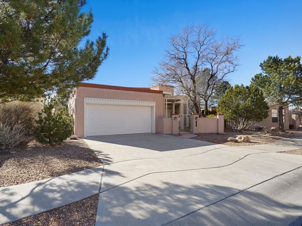 6515 Alpine Trail Street NE, Albuquerque, NM 87111