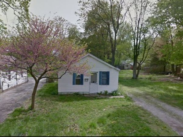 2827 E Hickory Street, Decatur, IL 62526