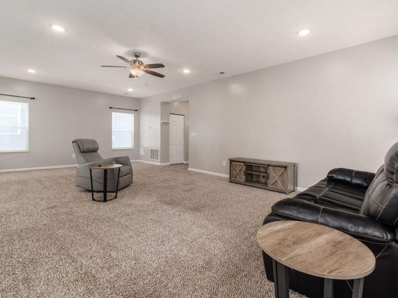 1603 Lewes Castle Drive, Grove City, OH 43123 Photo 12