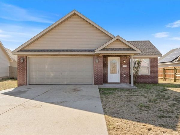 1110 E Courage , Siloam Springs, AR 72761