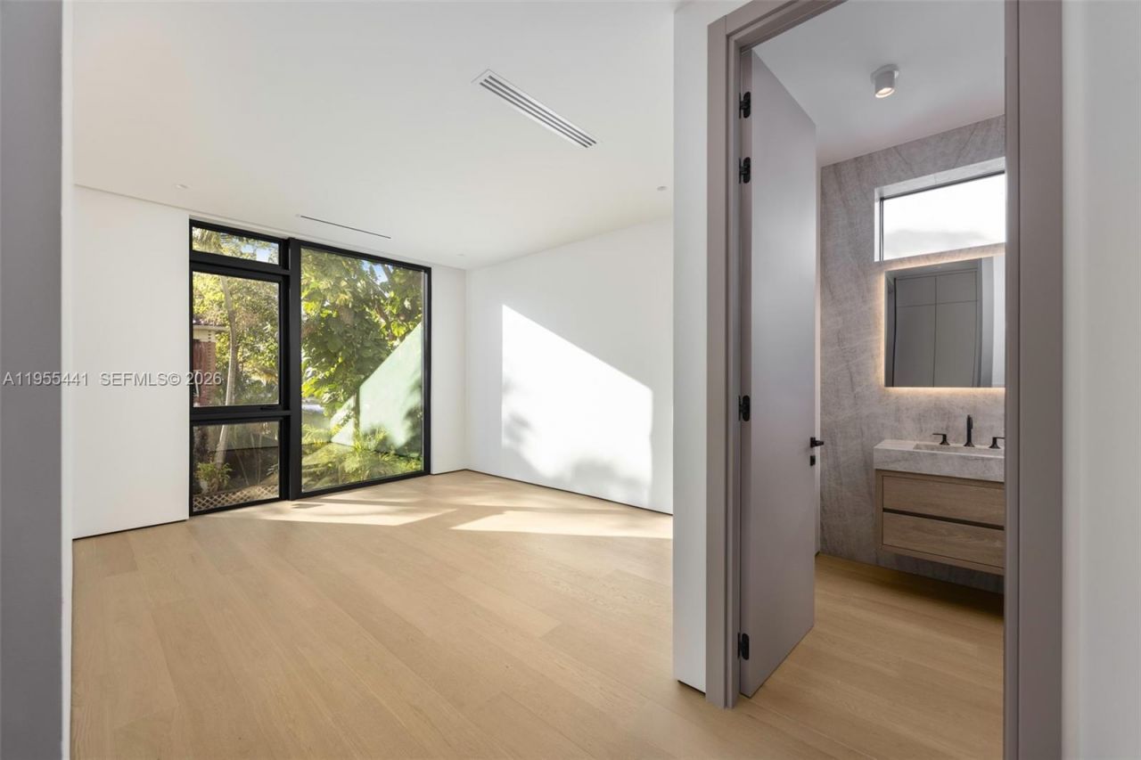 3144 Elizabeth St, Coconut Grove, FL 33133 Photo