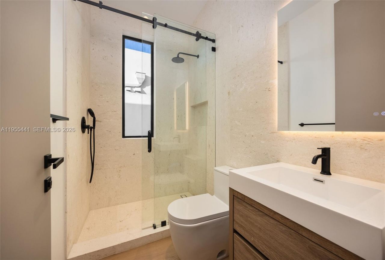 3144 Elizabeth St, Coconut Grove, FL 33133 Photo