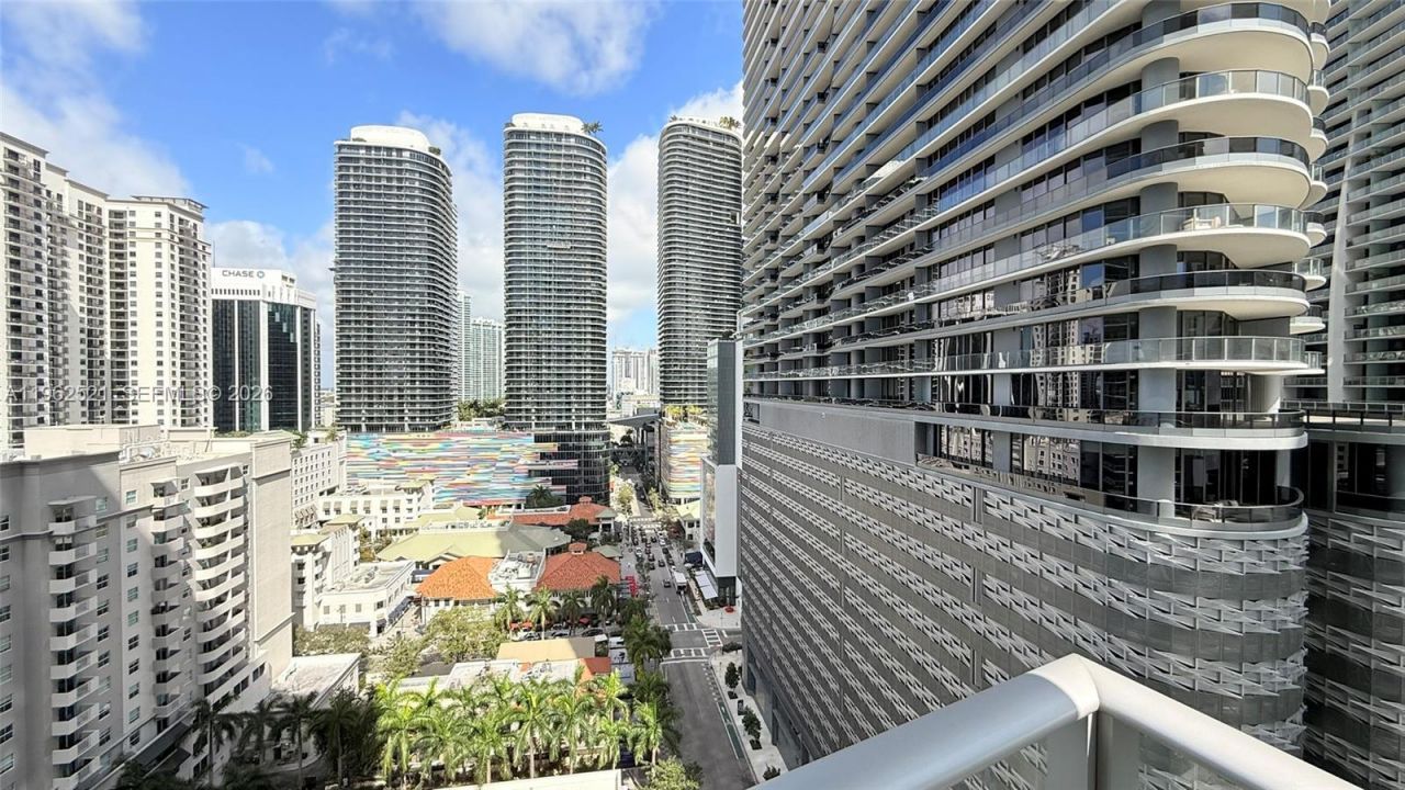 1100 S Miami Ave, Unit 1710, Miami, FL 33130 Photo