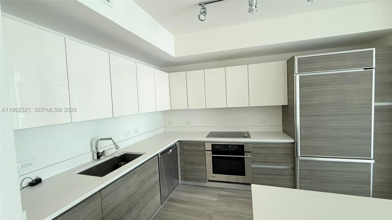 1100 S Miami Ave, Unit 1710, Miami, FL 33130 Photo