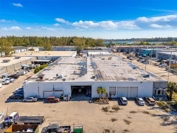 315 W 75th Pl , Hialeah, FL 33014