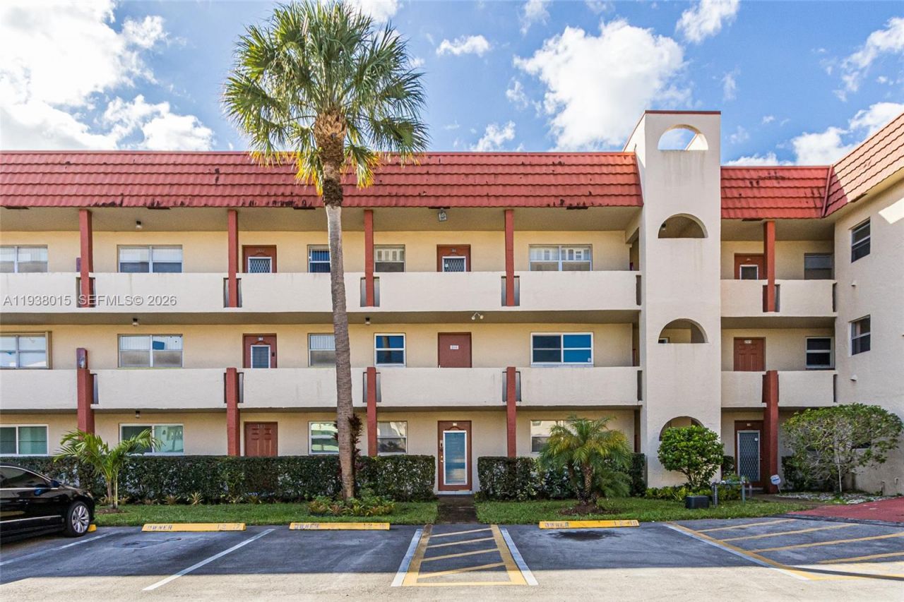2831 Sunrise Lakes Dr. E , Unit 204, Sunrise, FL 33322 Photo