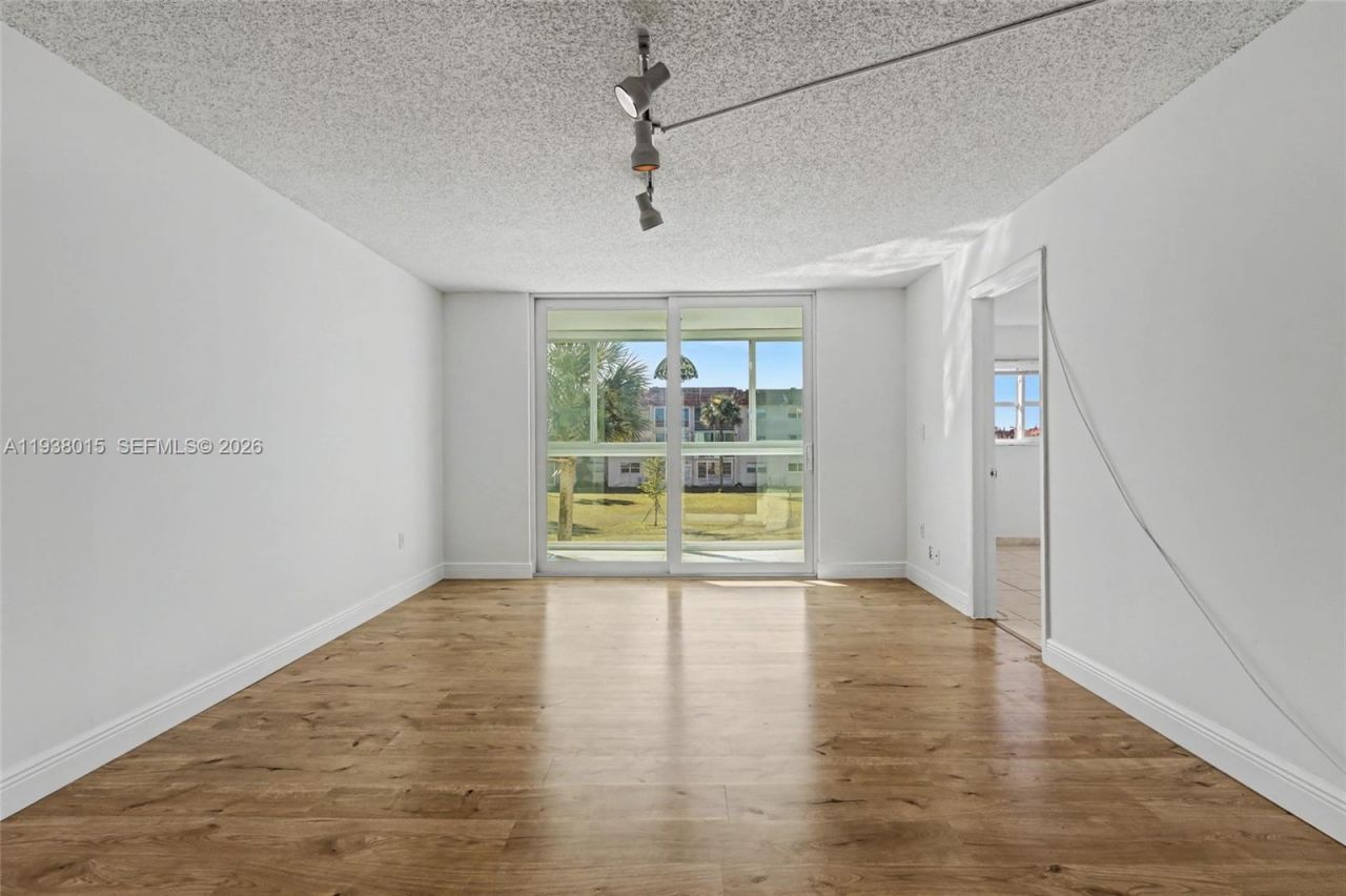 2831 Sunrise Lakes Dr. E , Unit 204, Sunrise, FL 33322 Photo