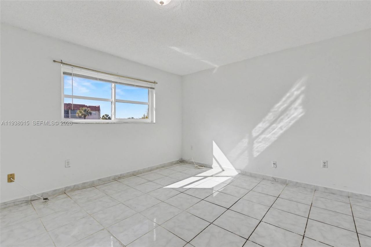 2831 Sunrise Lakes Dr. E, Unit 204, Sunrise, FL 33322 Photo