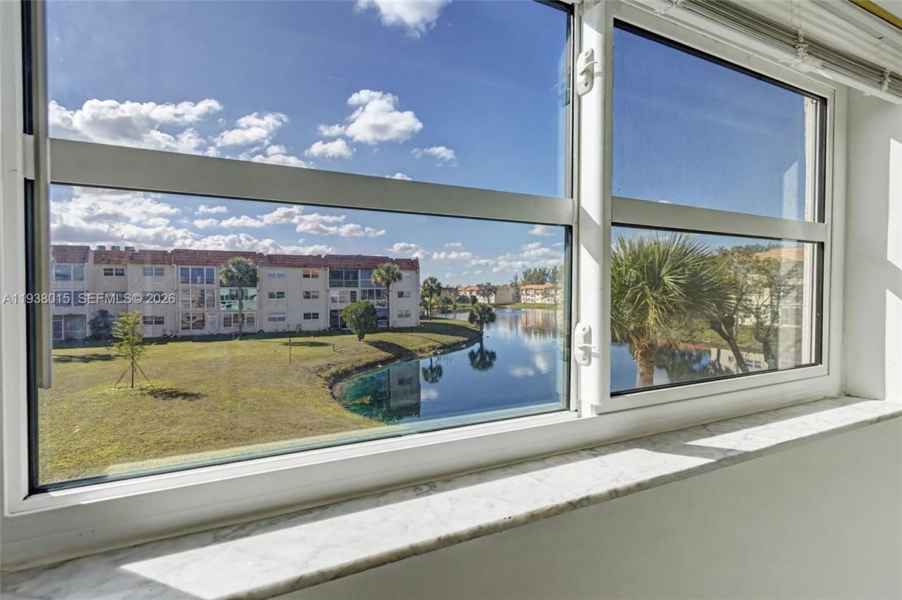 2831 Sunrise Lakes Dr. E , Unit 204, Sunrise, FL 33322 Photo