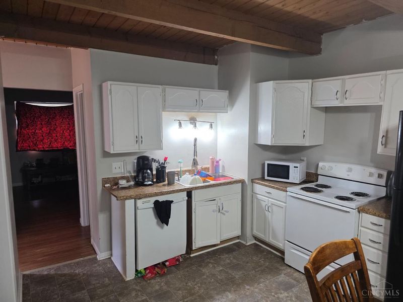 2114 Saint Leo Place, Cheviot, OH 45211 Photo 8