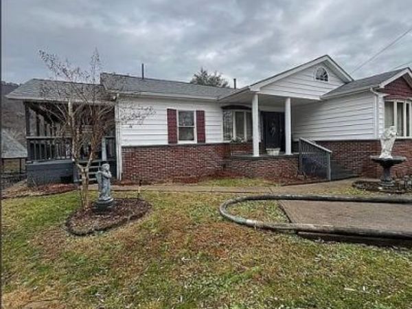 2222 Robin Avenue, East Bank, WV 25067