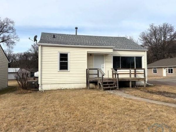 3141 Myrtle St, Sioux City, IA 51103