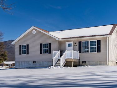 6474 E DONNAGAIL DR, PENN LAIRD, VA 22846