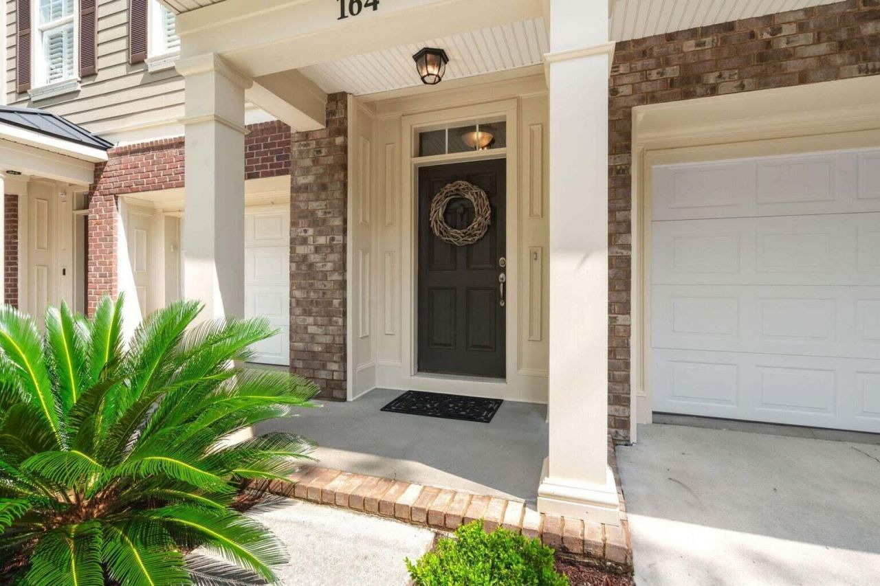 164 Palm Cove Way Photo 3
