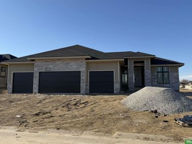 21410 Morning View Drive, Elkhorn, NE 68022