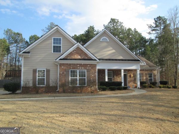 10 Colonial Court, Senoia, GA 30276