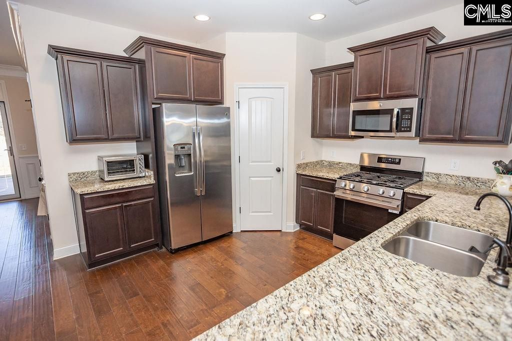 141 Coatbridge Drive Photo 6