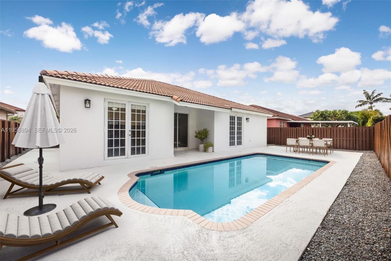 15963 SW 99th Ln, Miami, FL 33196 Photo