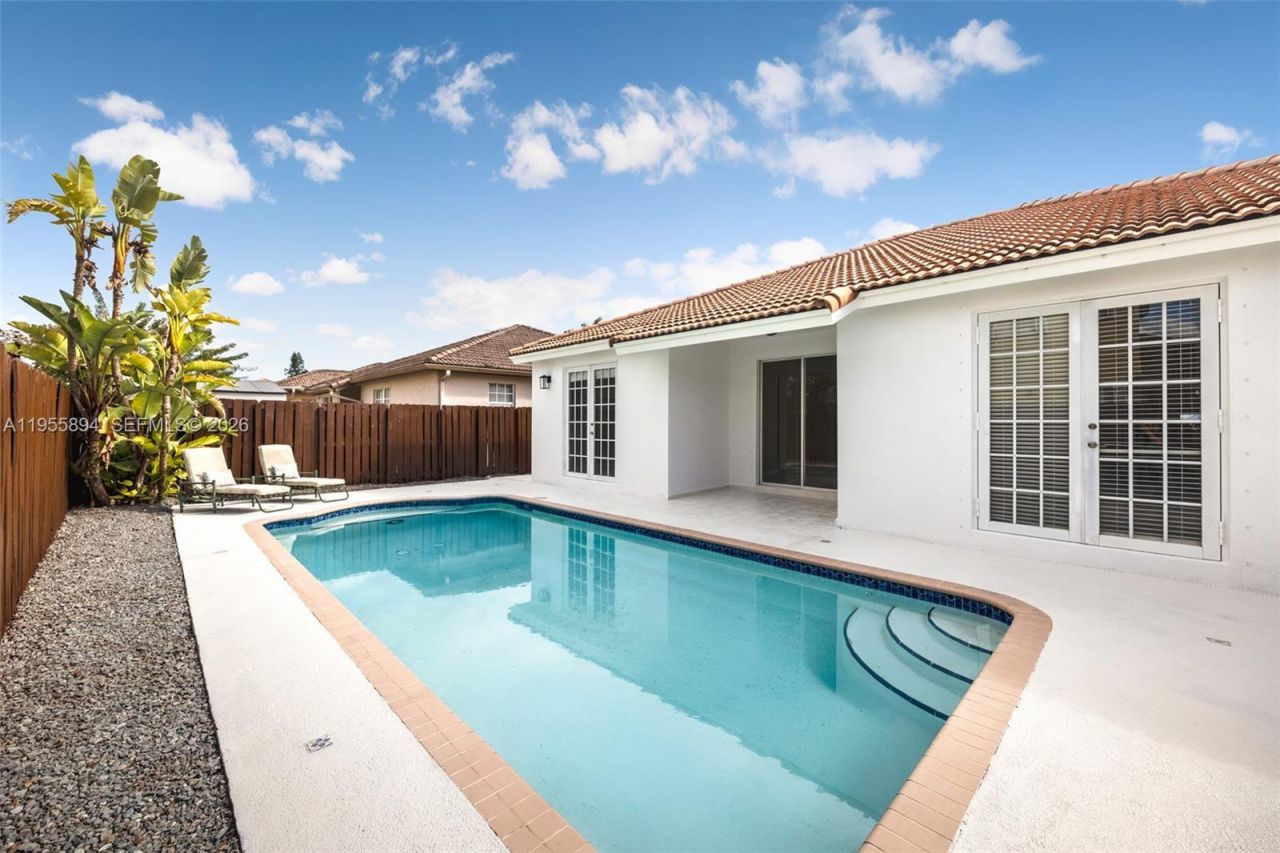 15963 SW 99th Ln, Miami, FL 33196 Photo