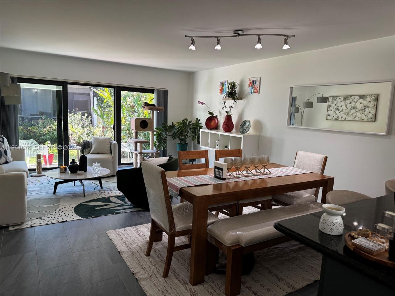 21300 San Simeon Way, Unit 01, Miami, FL 33179 Photo