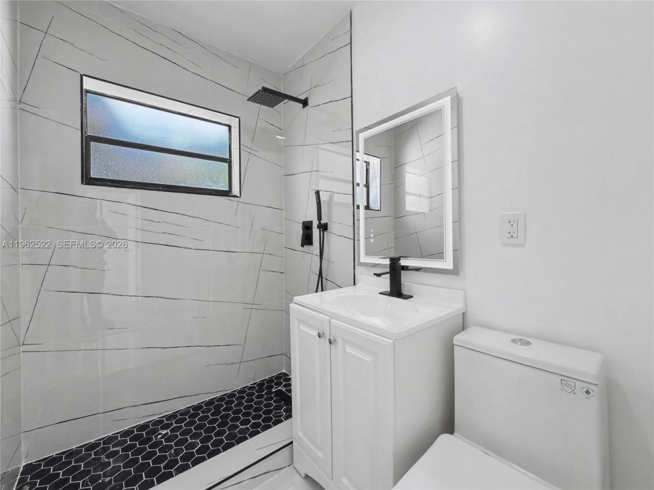 15694 NE 10th Ct, North Miami Beach, FL 33162 Photo