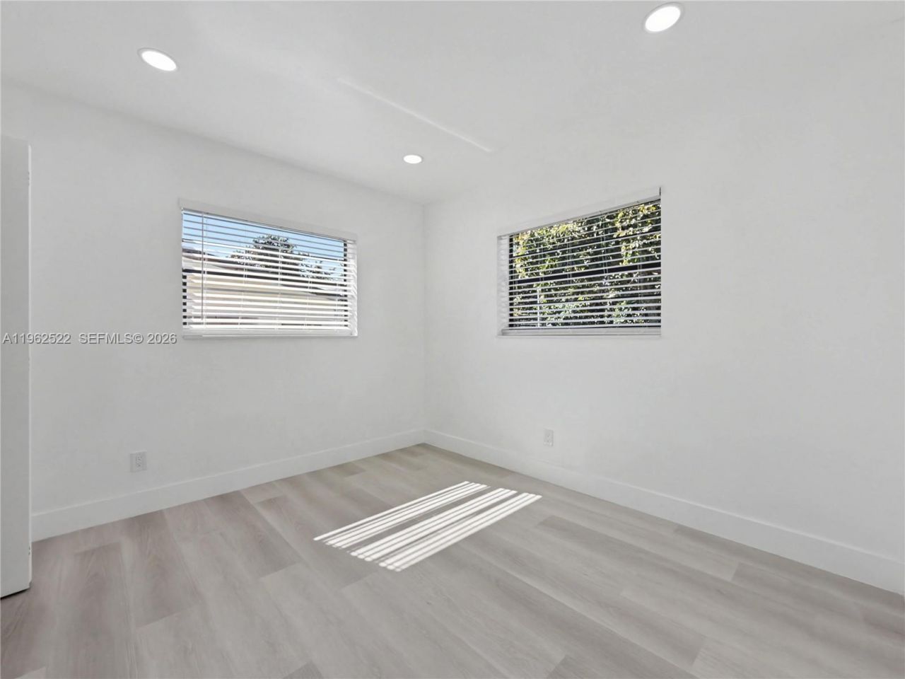 15694 NE 10th Ct, North Miami Beach, FL 33162 Photo