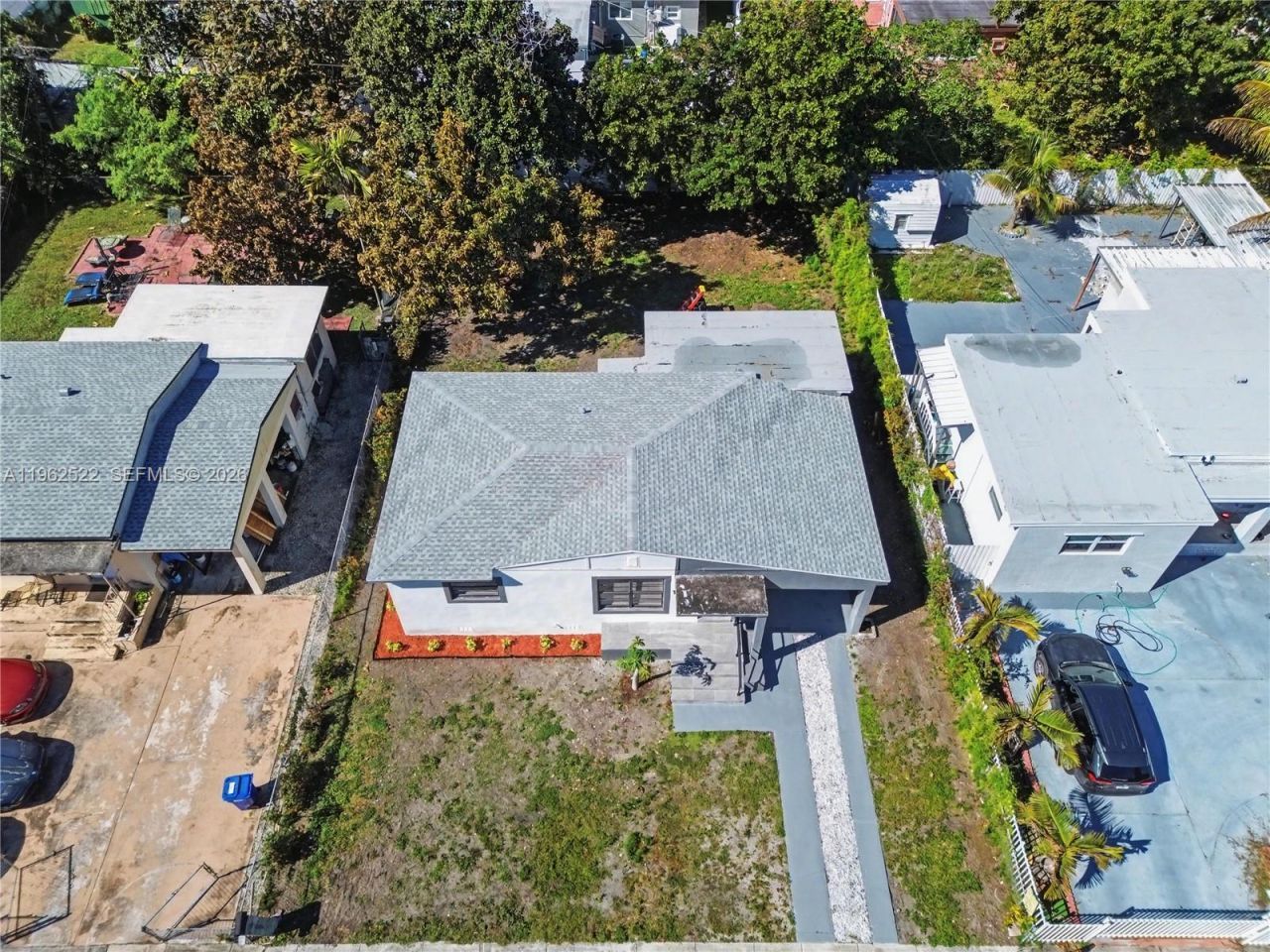 15694 NE 10th Ct, North Miami Beach, FL 33162 Photo