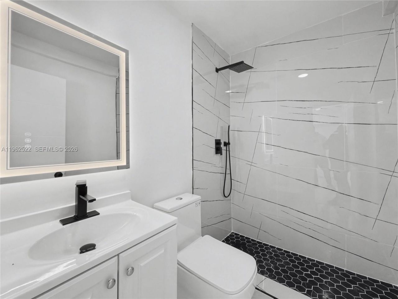 15694 NE 10th Ct, North Miami Beach, FL 33162 Photo