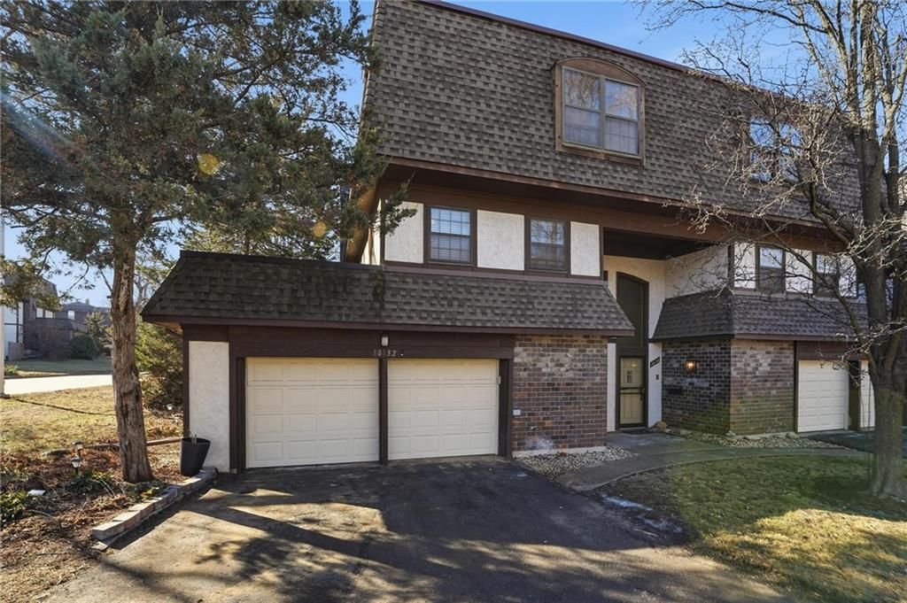 10132 Locust Street, Kansas City, MO 64131 Main Photo