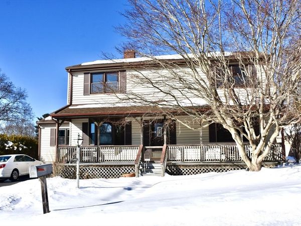 23 Oliveira Ave, Acushnet, MA 02743