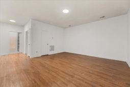 1093 King Street photo 4