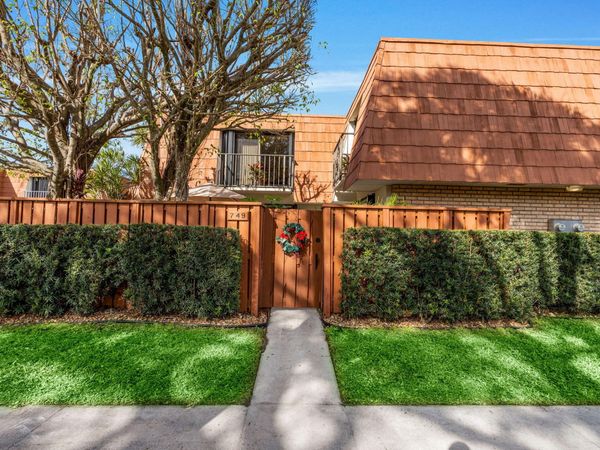 749 Buttonwood Lane, Boynton Beach, FL 33436