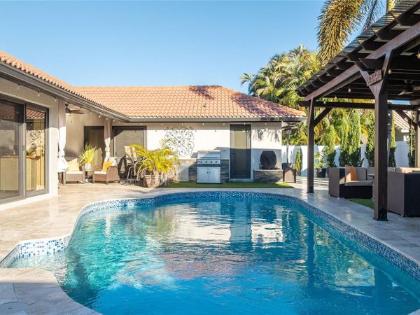 6484 NW 55th Mnr, Coral Springs, FL 33067